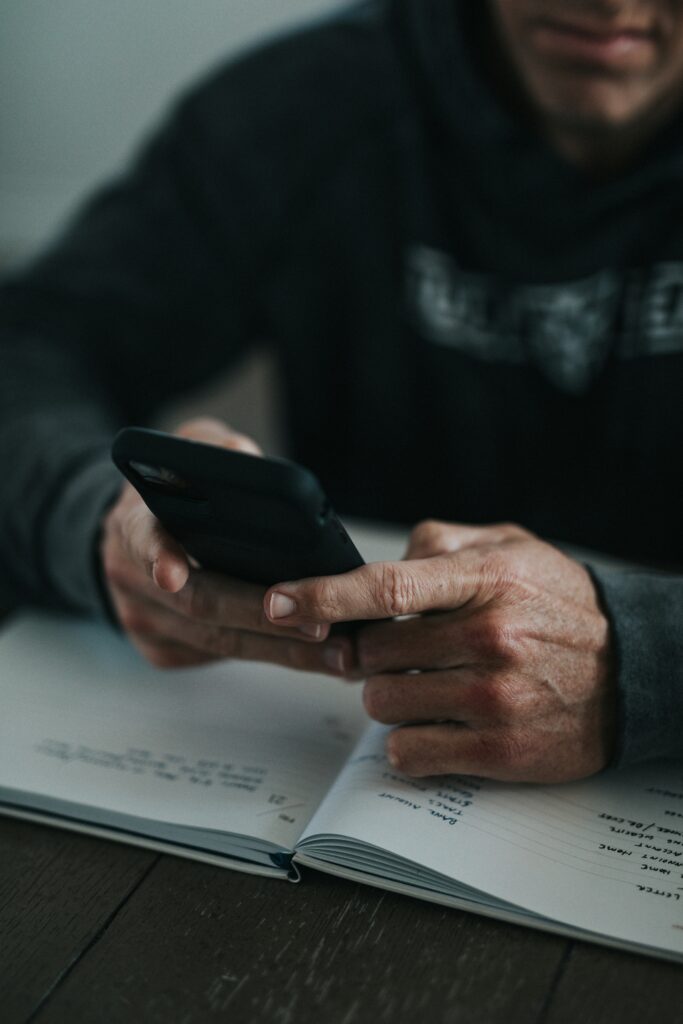 personne au téléphone